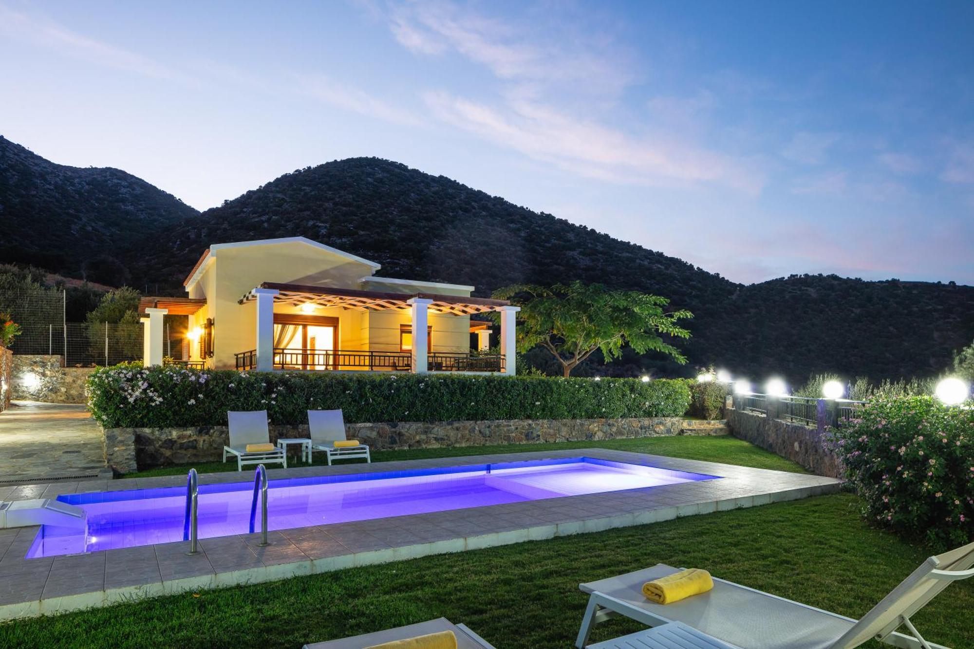 Real Dream Villas, Cretan Gems With Seaviews, By Thinkvilla Bali  Ngoại thất bức ảnh