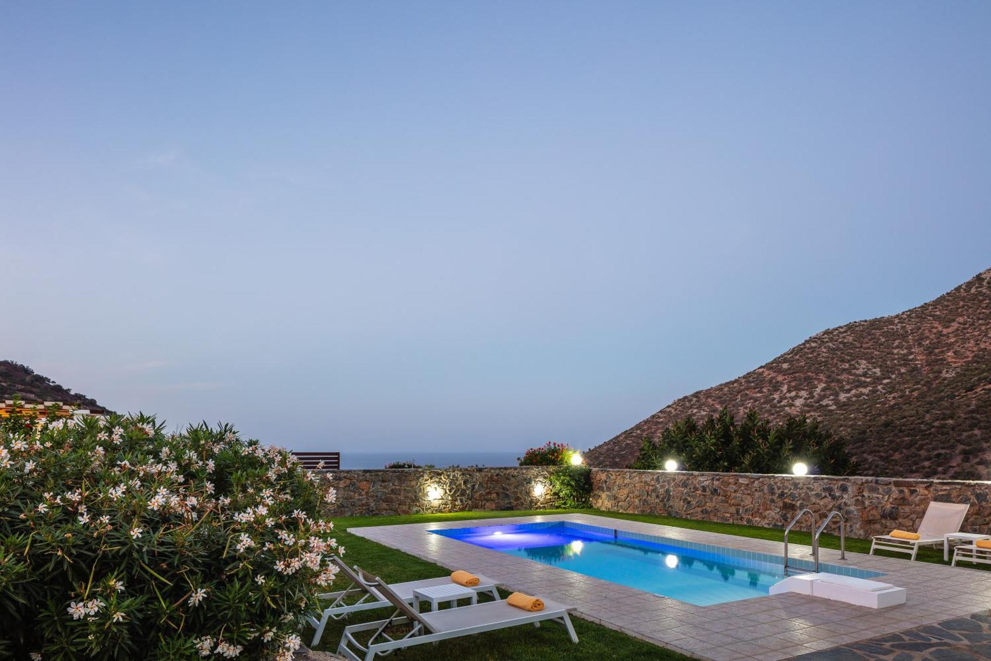 Real Dream Villas, Cretan Gems With Seaviews, By Thinkvilla Bali  Ngoại thất bức ảnh